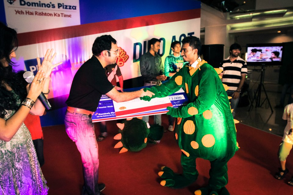 Richard Moses started his career as a dinosaur. He earned his 'Pehli Kamai' from Domino's Pizza for doing the dino act.