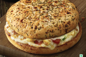 Burger pizza